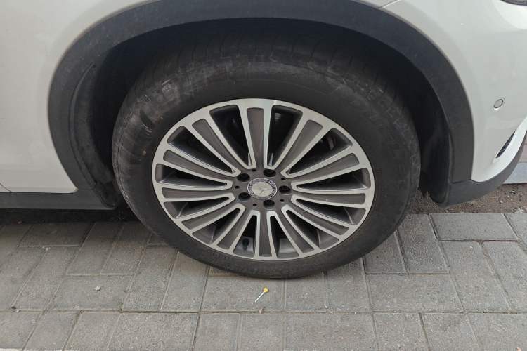 Used Mercedes-Benz GLC 2017 GLC 200 4MATIC Right Front Wheel Hub