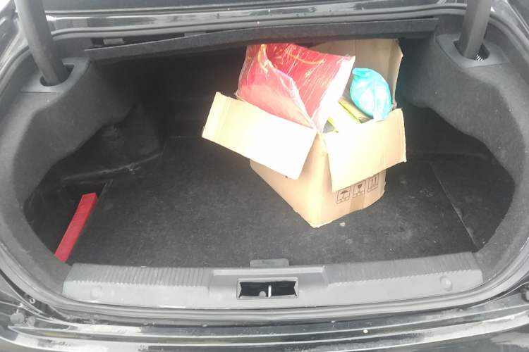 Used Hongqi H7 2018 2.0T Elite Edition Trunk