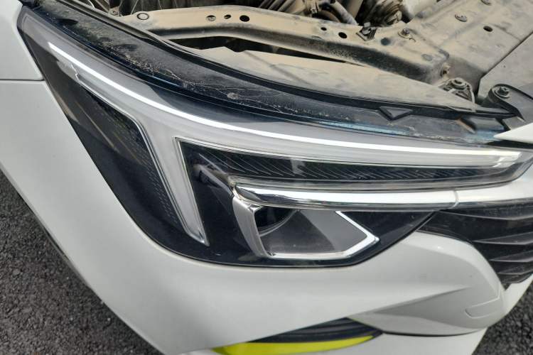 Used Roewe i6 MAX 2020 300TGI Automatic "Swell Cool Smart Drive" Edition Right Front Headlight