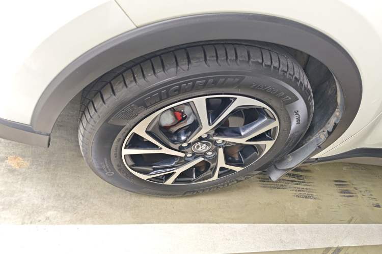 Used Toyota C-HR 2018 2.0L Leading Edition China V-standard Exterior 4