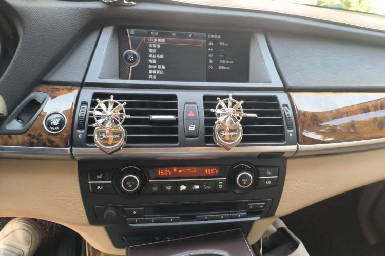 Used BMW X5 2011 xDrive35i Luxury Model
