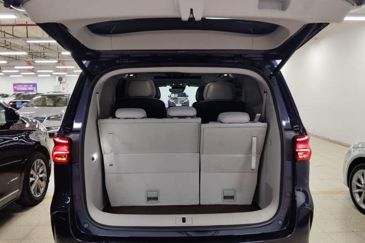 Used Roewe iMAX8 2022 400TGI Prestige Edition
