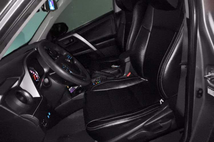 Used Toyota RAV4 2019 2.0L CVT Two-Wheel Drive Fashion X Limited Edition China VI Standard Left Front Seat