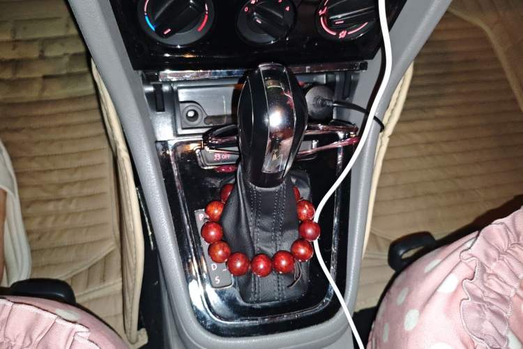 Used Volkswagen Bora 2013 1.6L Automatic Fashion Model Gear Lever