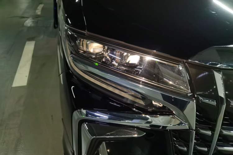 Used Toyota Alphard 2020 Dual-Engine 2.5L Luxury Edition
