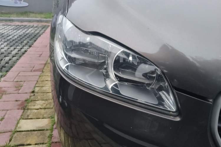 Used Peugeot 301 2014 1.6L Manual Comfort Edition Right Front Headlight
