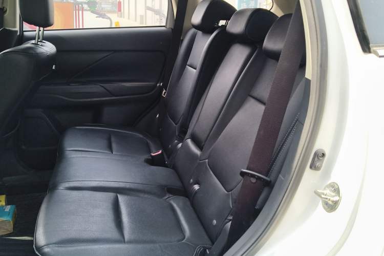 Used Mitsubishi Outlander 2016 2.4L 4x4 Elite Edition 5 Seats