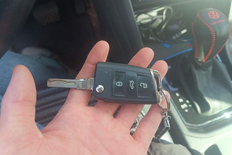 Used Volkswagen Touran 2016 Volkswagen Touran L 280TSI DSG Comfort Edition Vehicle Key