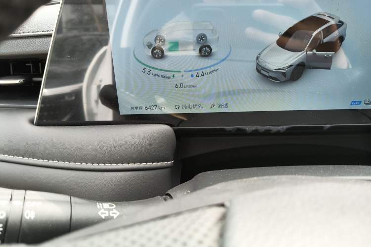 Used Venucia V DD-i 2025 Orca 150km Joyful Journey Edition
