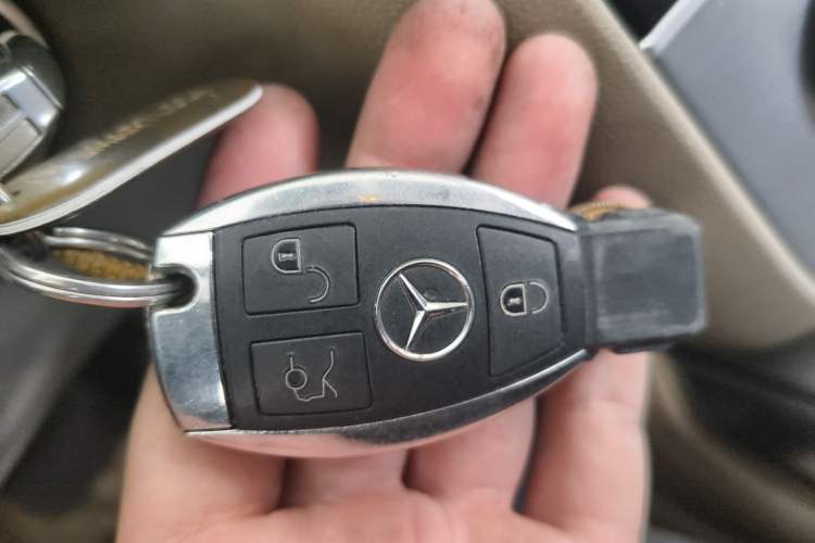 Used Mercedes-Benz R-Class 2011 R 300 L Business Model Vehicle Key