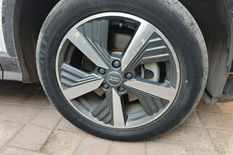 Used Audi Q2L e-tron 2019 Q2L e-tron Pure Electric Smart Enjoyment Model Right Front Wheel Hub