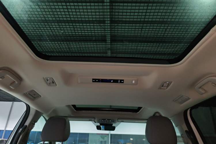 Used Toyota Granvia 2023 2.5L Hybrid Prestige PLUS Edition