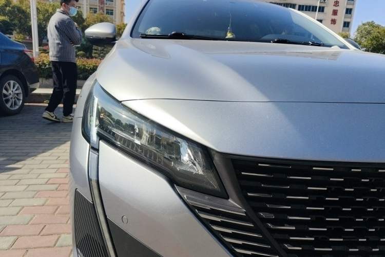 Used Peugeot 408 2022 1.6T Light-Chasing Edition Right Front Headlight