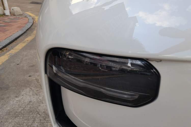 Used Geely Galaxy LEVC L380 2024 140-Degree 6-Seater All-Wheel-Drive Ultra