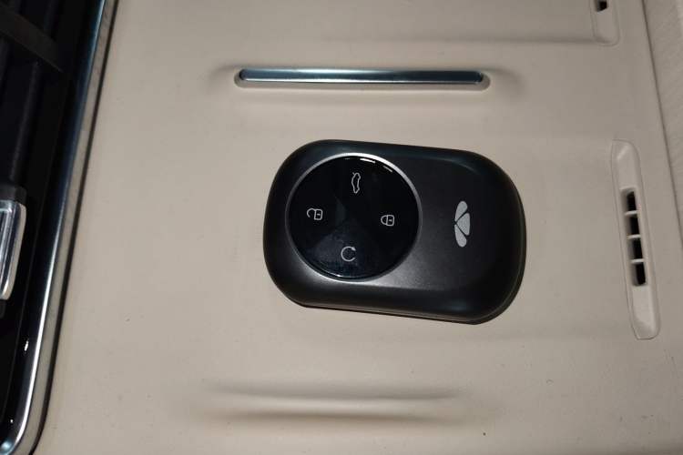 Used Chery T11 2026 Model 220 All-Wheel Drive Family Fun Edition
