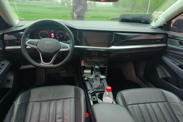 Used Volkswagen Passat 2022 330TSI Elite Edition Center Console