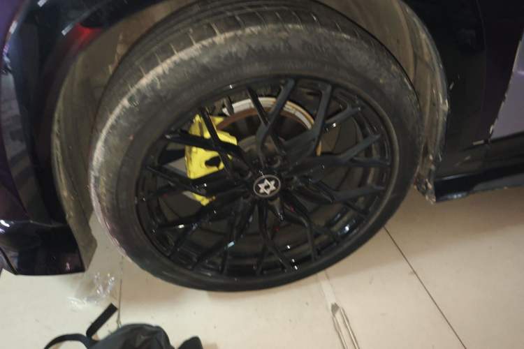 Used CHANGAN UNI-T 2022 1.5T Flagship Edition Left Front Wheel Hub