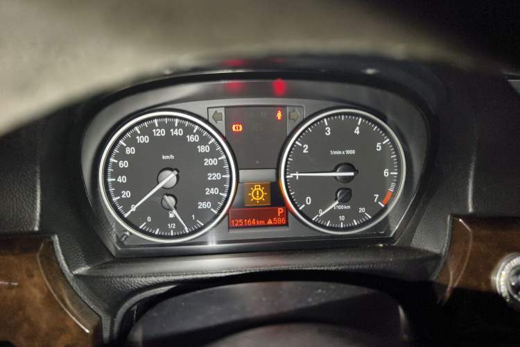 Used BMW 3 Series 2010 320i Sport Edition Instrument Cluster