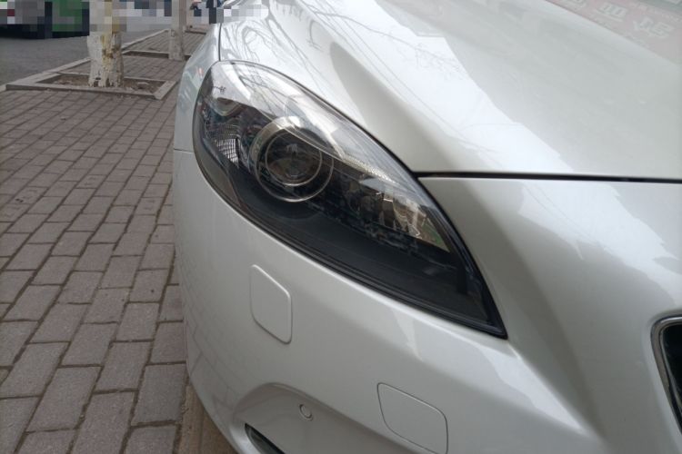 Used Volvo V40 2013 2.0T Zhiya Edition