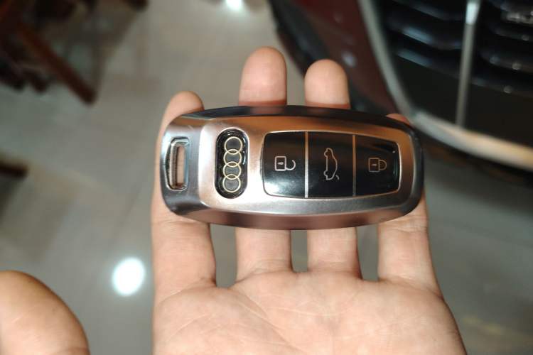 Used Audi Q7 2020 55 TFSI quattro S line sports model Vehicle Key