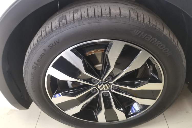 Used Volkswagen Tiguan L 2023 330TSI Automatic Two-Wheel Drive R-Line Enjoyment Edition
