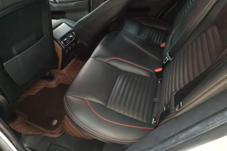 Used Land Rover Discovery Sport 2020 249 PS R-Dynamic Performance Edition