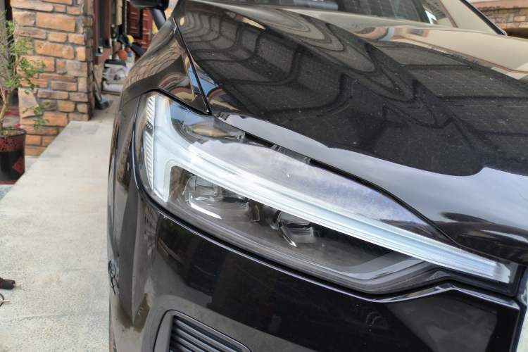 Used Volvo XC60 2023 B5 4x4 Smart Luxury Edition Right Front Headlight