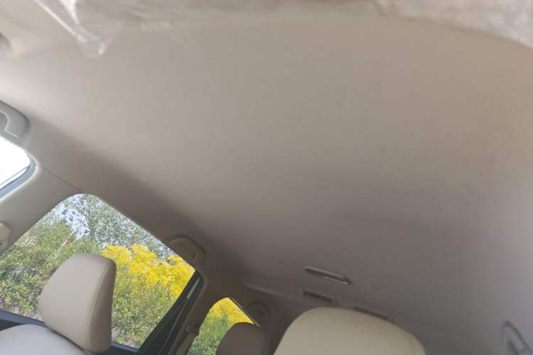 Used Baojun 730 2016 1.5L Manual Comfort Version 7 Seats China V Emission Standard Headliner