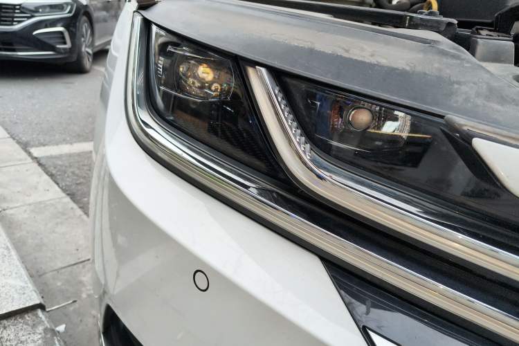 Used Volkswagen FAW-Volkswagen CC 2020 330TSI Huayan Edition China VI Standard Right Front Headlight