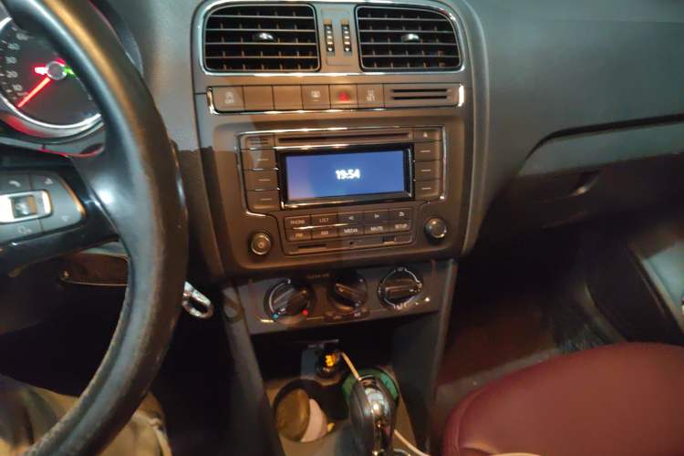 Used Volkswagen Polo 2018 1.5L Automatic Enjoyment Model Audio And AC Panel