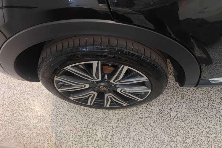 Used Hongqi HS5 2022 Facelifted Version 2.0T Smart Connect Flagship All-Wheel-Drive Edition