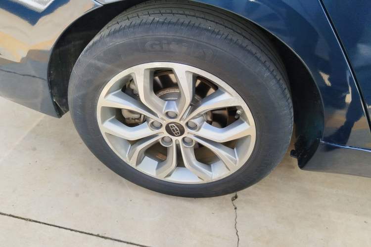 Used Geely Auto Emgrand GT 2016 1.8T Comfort Model Right Rear Wheel Hub