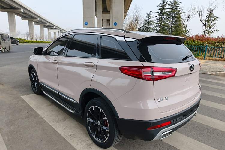 Used FAW Senya R9 2018 1.2T Automatic Luxury Smart Edition
