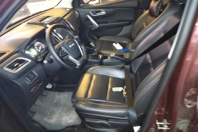 Used SWM X7 2016 1.8L Manual Luxury Edition 7 Seats
