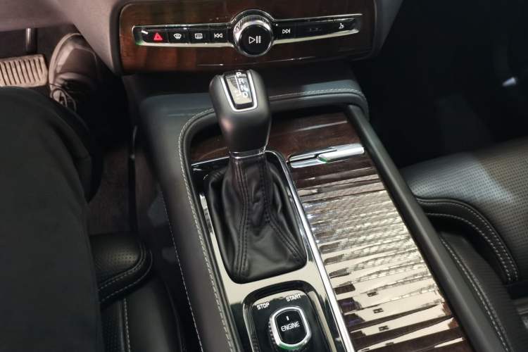 Used Volvo XC90 2015 T6 Luxury Edition 5-seater Gear Lever