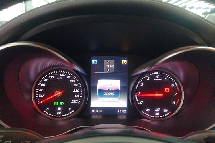 Used Mercedes-Benz GLC 2017 GLC 300 4MATIC Luxury Model