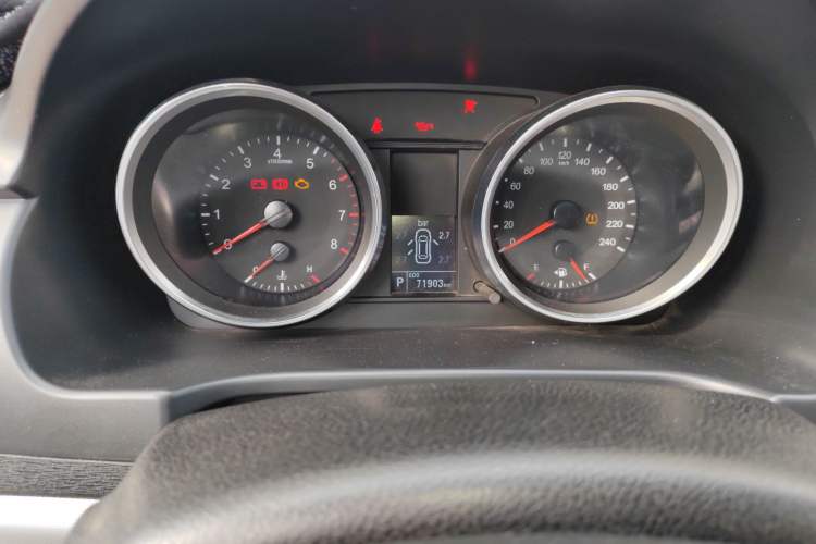 Used Haval H6 2015 Sport Edition 1.5T Automatic Two-Wheel Drive Luxury Model Odometer Close Up