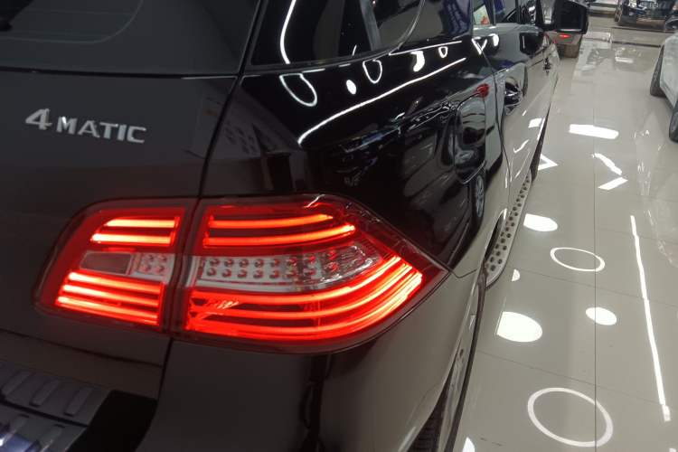 Used Mercedes-Benz M-Class 2014 ML 320 4MATIC Exterior 1