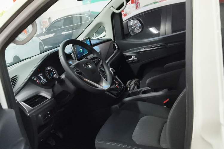 Used JAC Refine M3 2024 PLUS 2.0L HEV Smart Connect Edition