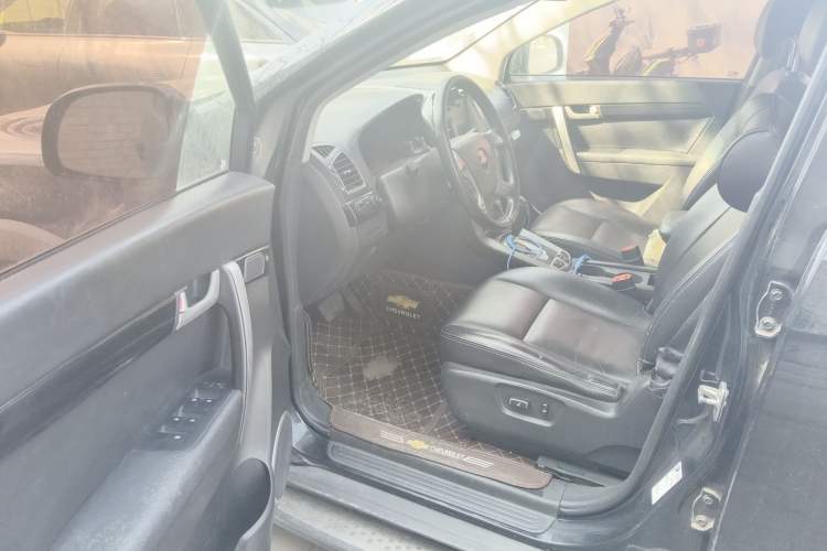 Used Chevrolet Captiva 2012 2.4L 4x4 Flagship Edition 7 Seats