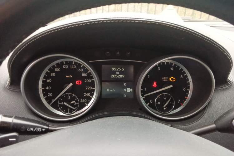 Used Mercedes-Benz M-Class 2010 ML 350 4MATIC Luxury Special Edition Instrument Cluster