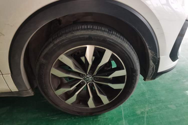 Used Volkswagen Tacqua 2020 280TSI DSG R-Line Right Front Wheel Hub