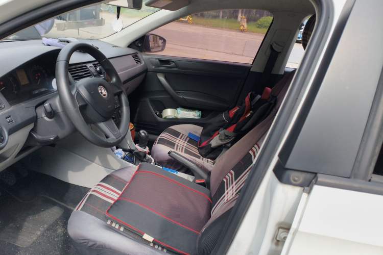 Used Skoda Rapid 2016 1.6L Manual Front-Wheel-Drive Version
