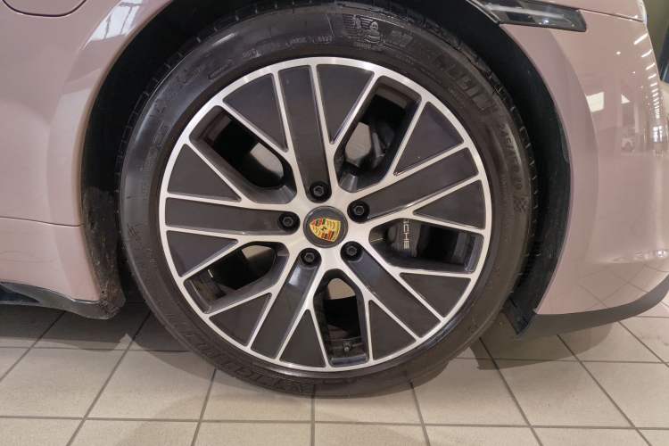 Used Porsche Taycan 2022-Year Updated Taycan Right Front Wheel Hub