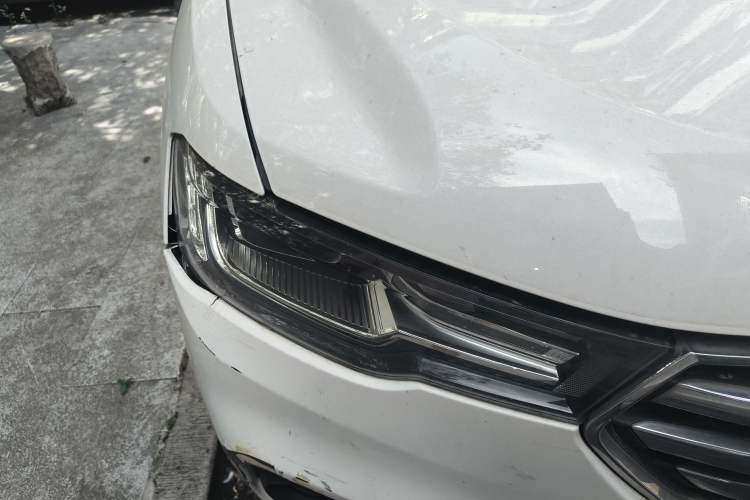 Used Haval H2s 2017 Blue Label 1.5T Dual-Clutch Comfort Model Right Front Headlight