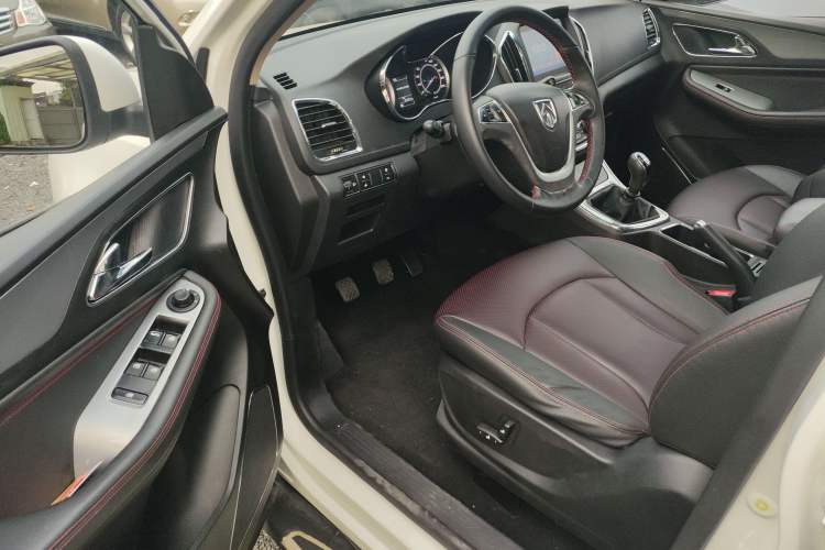 Used Baojun 560 2016 1.5T Manual Luxury Model Driver Seat