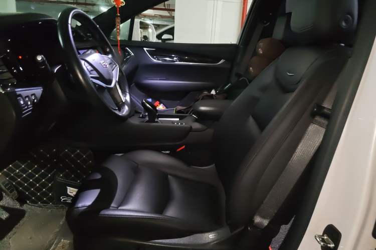 Used Cadillac XT5 2018 28E Four-Wheel Drive Tech Version