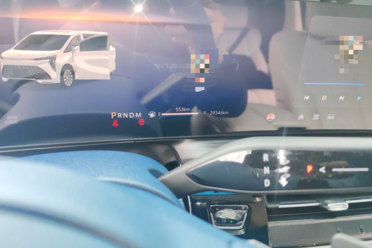 Used Buick Century 2023 2.0T Six-Seater Yinshi Edition Odometer Close Up