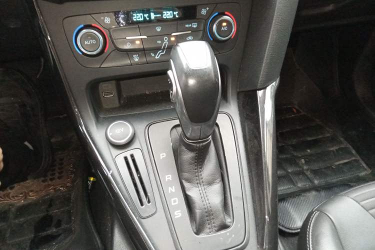 Used Ford Focus 2017 Hatchback 1.6L Automatic Fashion Edition Smart Drive Version