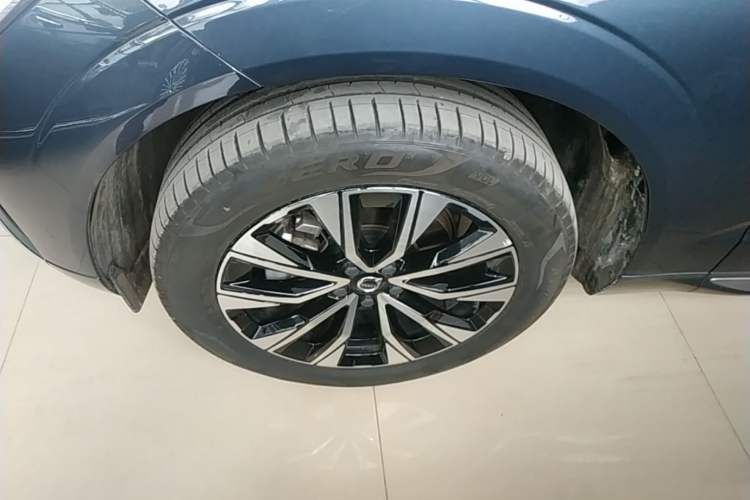 Used Volvo XC60 2023 B5 4x4 Smart Luxury Edition